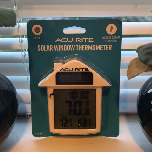 NWT AcuRite Solar Powered Window Thermometer Daily high/low temperature clock - Picture 7 of 8